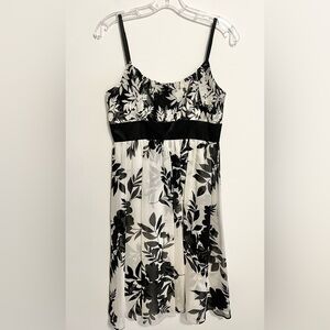 Donna Ricco New York Silk Cocktail Dress. Black/White Floral, Velvet Accent Sz 6